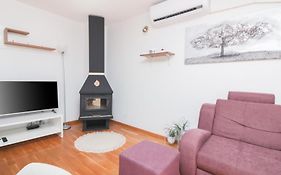 Apartman Lara